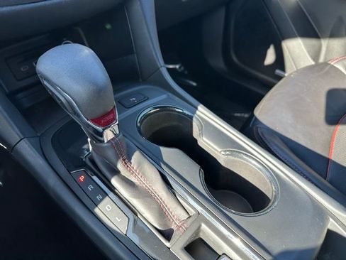 Used 2022 Chevrolet Equinox RS w/ RS Leather Package image 21