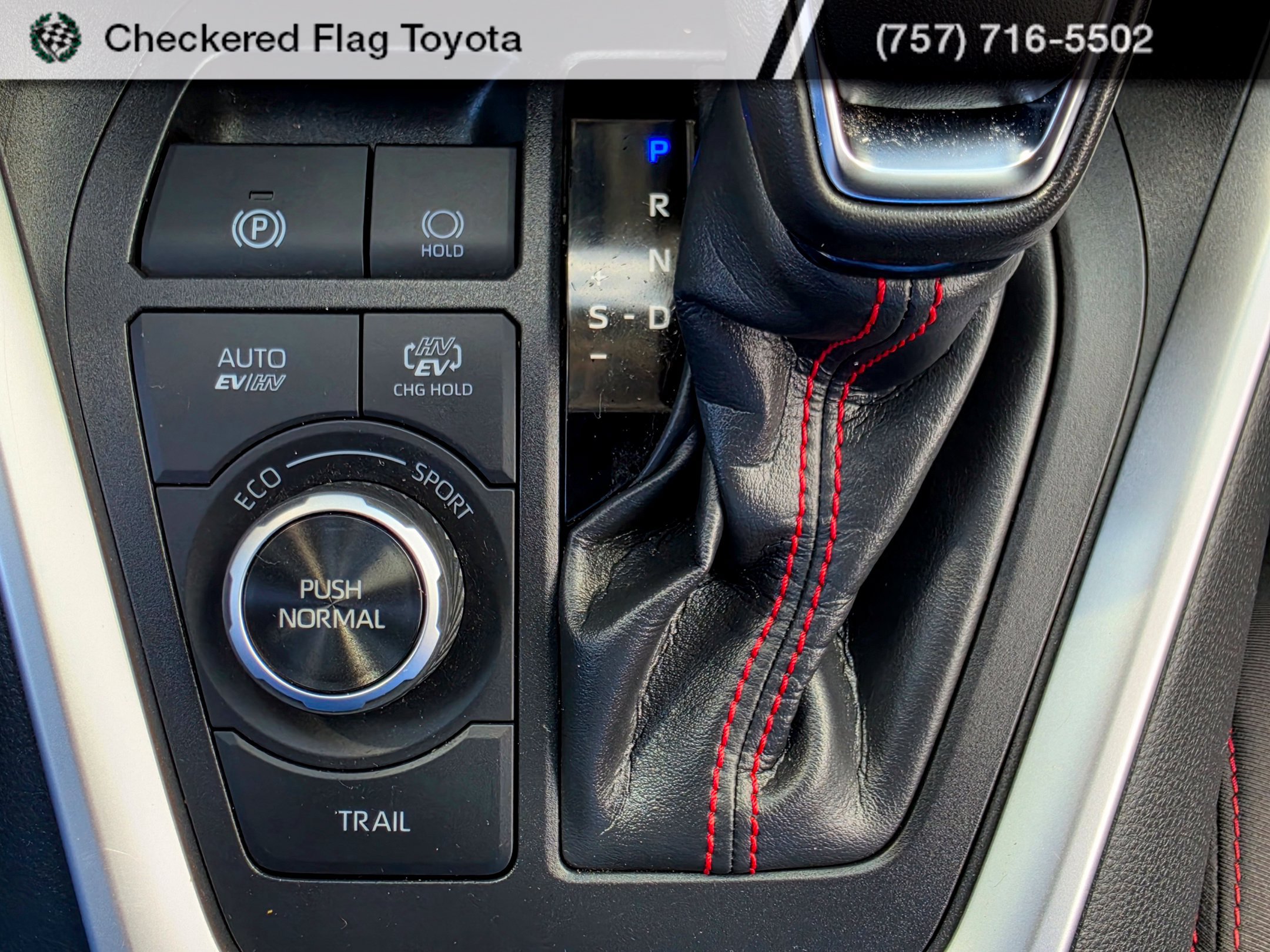 Used 2024 Toyota RAV4 SE w/ Weather & Moonroof Package AWD/4WD image 27