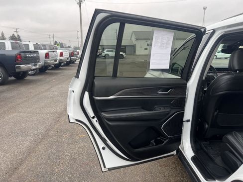 Used 2021 Jeep Grand Cherokee L Limited image 21