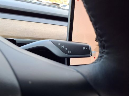 Used 2023 Tesla Model Y Long Range image 14