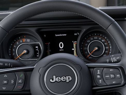 Used 2025 Jeep Gladiator Sport AWD/4WD image 17