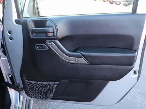 Used 2016 Jeep Wrangler Unlimited Sport image 21