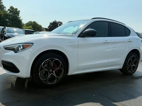 Used 2022 Alfa Romeo Stelvio Veloce AWD/4WD image 1