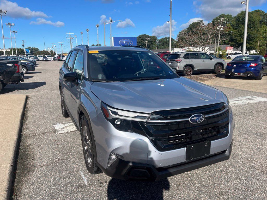 Used 2025 Subaru Forester Touring AWD/4WD image 2