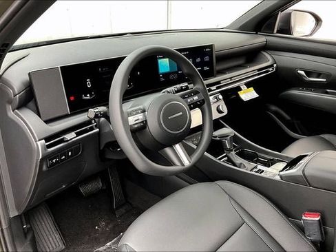 Used 2025 Hyundai Santa Cruz SEL image 8