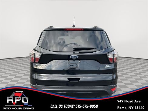 Used 2017 Ford Escape SE w/ Equipment Group 201A image 4