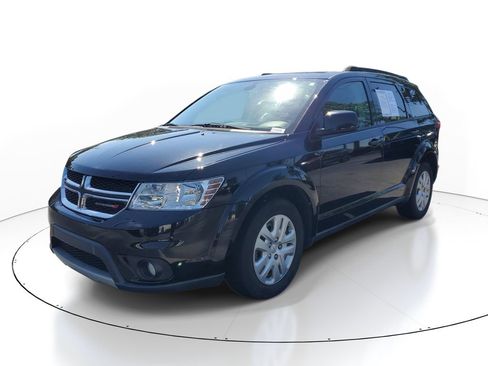 Used 2019 Dodge Journey SE w/ Connectivity Group FWD image 3