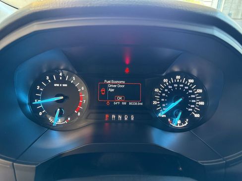 Used 2018 Ford Edge SE AWD/4WD image 21
