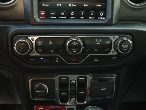 Used 2023 Jeep Wrangler Unlimited Rubicon 4xe w/ Cold Weather Group AWD/4WD image 26