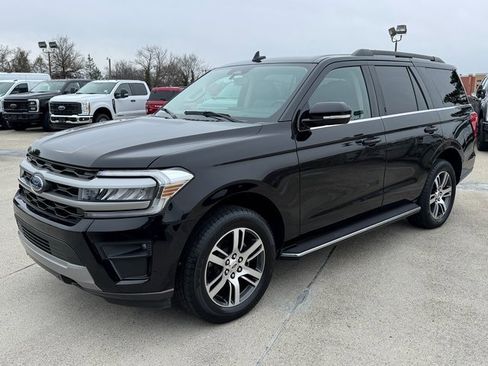 Certified 2022 Ford Expedition XLT image 12