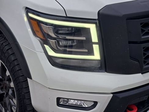 Used 2021 Nissan Titan PRO-4X w/ Pro-4x Convenience Package AWD/4WD image 9