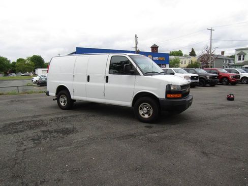 Used 2021 Chevrolet Express 2500 w/ Driver Convenience Package RWD image 8