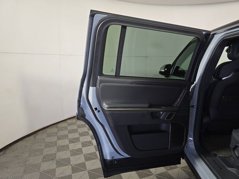 Used 2024 Rivian R1S Adventure AWD/4WD image 17