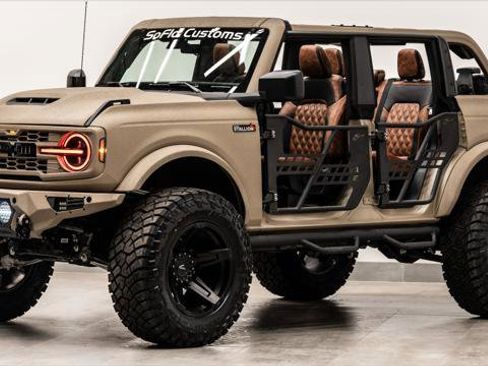 Used 2025 Ford Bronco Outer Banks AWD/4WD image 1