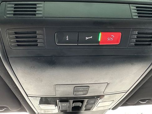 Used 2023 Volkswagen Tiguan SE R-Line image 18