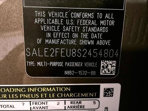 Certified 2025 Land Rover Defender 130 X-Dynamic SE AWD/4WD image 34