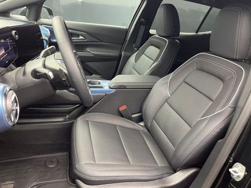 Used 2026 Chevrolet Equinox EV LT w/ Convenience Package II image 9