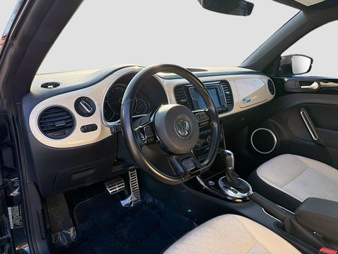 Used 2019 Volkswagen Beetle 2.0T SE FWD image 9