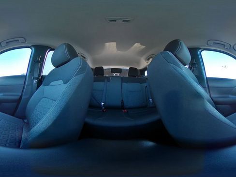 Used 2025 Nissan Kicks SV image 40