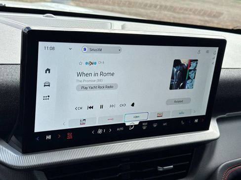 Used 2025 Ford Explorer ST image 34