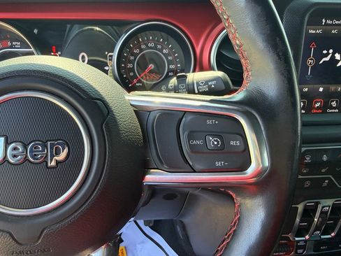 Used 2021 Jeep Wrangler Unlimited Rubicon AWD/4WD image 30