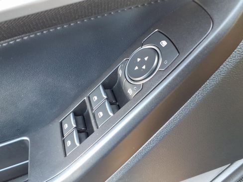 Used 2020 Ford Explorer XLT image 16