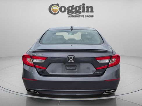 Used 2018 Honda Accord Sport image 5