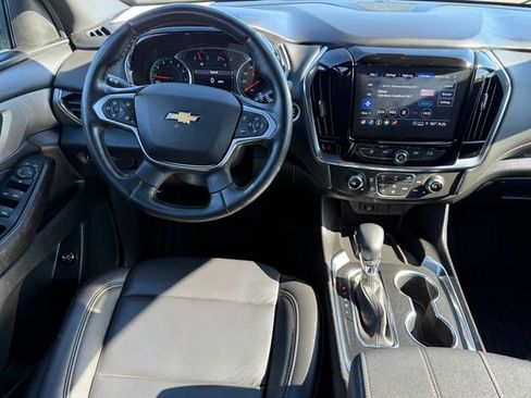 Used 2023 Chevrolet Traverse LT AWD/4WD image 8