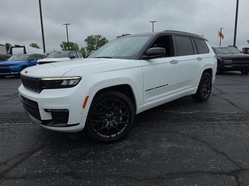 Used 2025 Jeep Grand Cherokee L Summit AWD/4WD image 2
