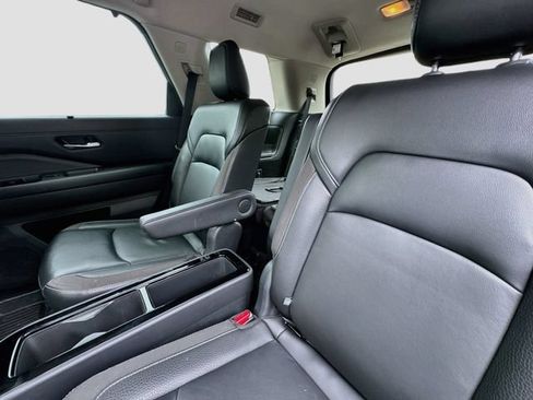 Used 2023 Nissan Pathfinder SL w/ SL Premium Package AWD/4WD image 31