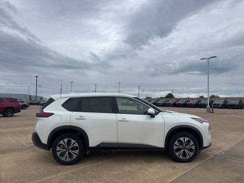 Certified 2023 Nissan Rogue SV FWD image 24