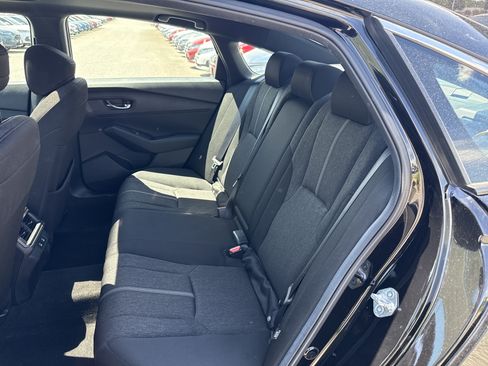 Used 2025 Honda Accord Sport image 32
