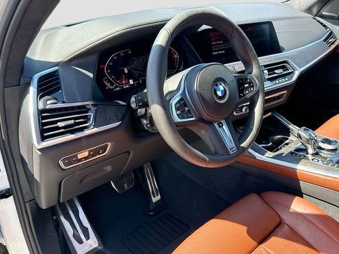 Used 2022 BMW X7 xDrive40i w/ M Sport Package AWD/4WD image 9