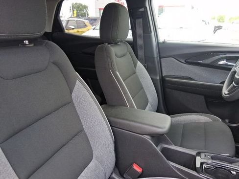 Used 2023 Chevrolet TrailBlazer LT FWD image 14