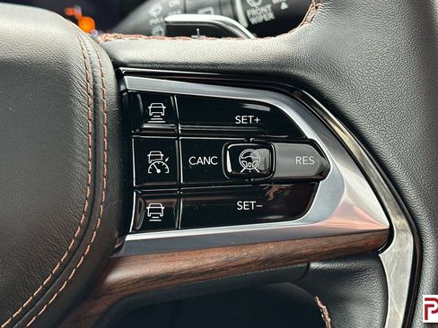 Used 2023 Jeep Grand Cherokee L Summit w/ Advanced Protech Group IV image 33