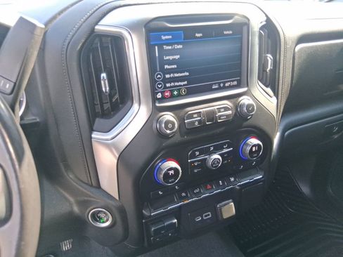 Used 2022 Chevrolet Silverado 1500 LT AWD/4WD image 16