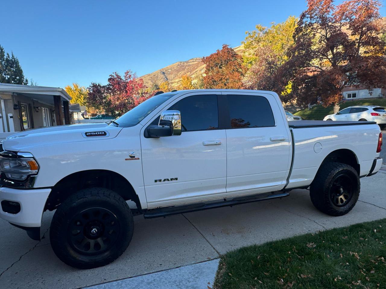Used 2024 RAM 2500 Laramie AWD/4WD image 1