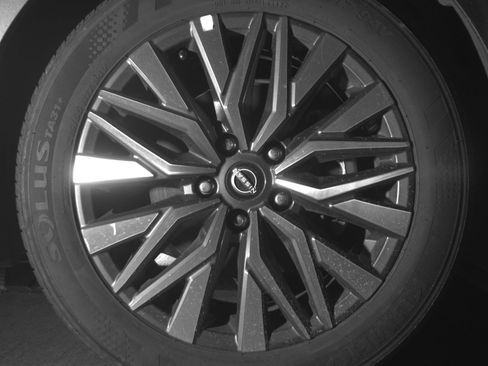 Used 2025 Nissan Altima 2.5 SV image 13