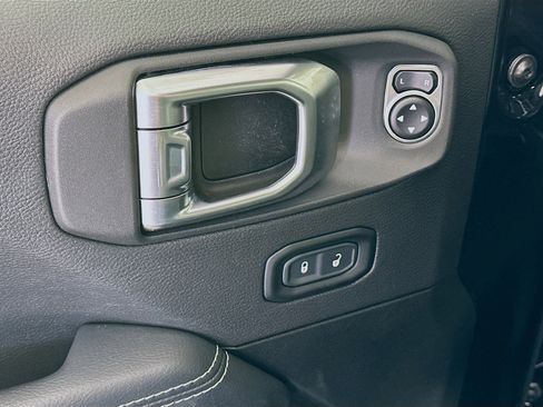 Used 2023 Jeep Wrangler Sahara w/ Cold Weather Group image 15