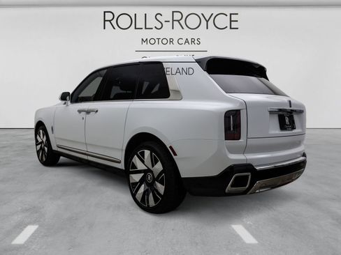 New 2026 Rolls-Royce Cullinan AWD/4WD image 9