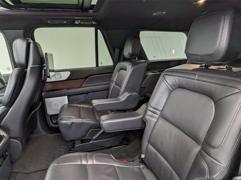 Used 2022 Lincoln Navigator Reserve image 37