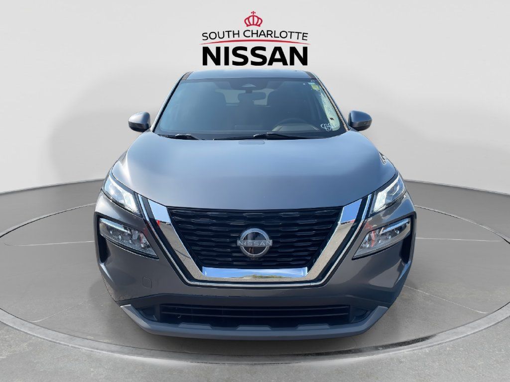 Used 2023 Nissan Rogue SV FWD image 2