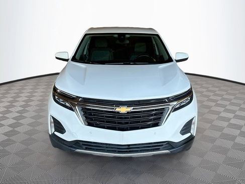 Used 2022 Chevrolet Equinox LT w/ Driver Convenience Package image 2
