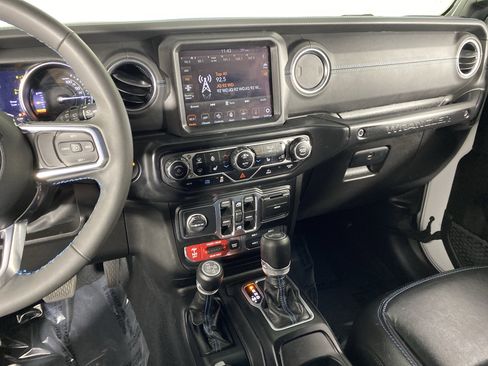 Used 2023 Jeep Wrangler Unlimited Rubicon 4xe w/ Cold Weather Group AWD/4WD image 30