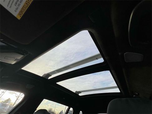 Used 2021 BMW X7 M50i w/ Dynamic Handling Package image 34