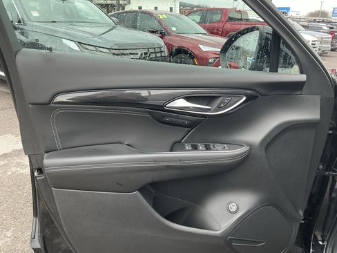 Used 2023 Buick Envision Essence image 12