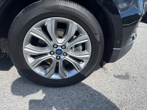 Used 2019 Ford Edge Titanium w/ Equipment Group 301A AWD/4WD image 4