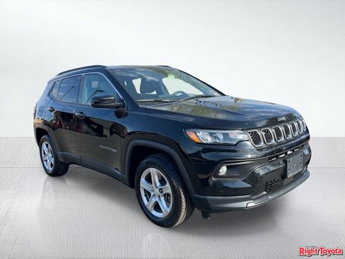 Used 2024 Jeep Compass Latitude AWD/4WD image 8