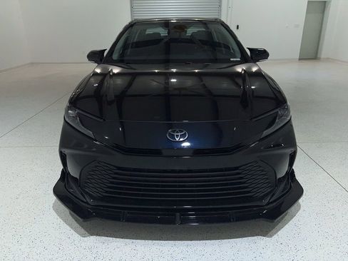 Used 2025 Toyota Camry LE image 2