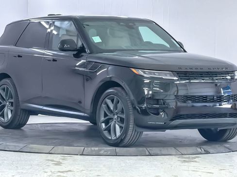 Used 2024 Land Rover Range Rover Sport SE AWD/4WD image 9